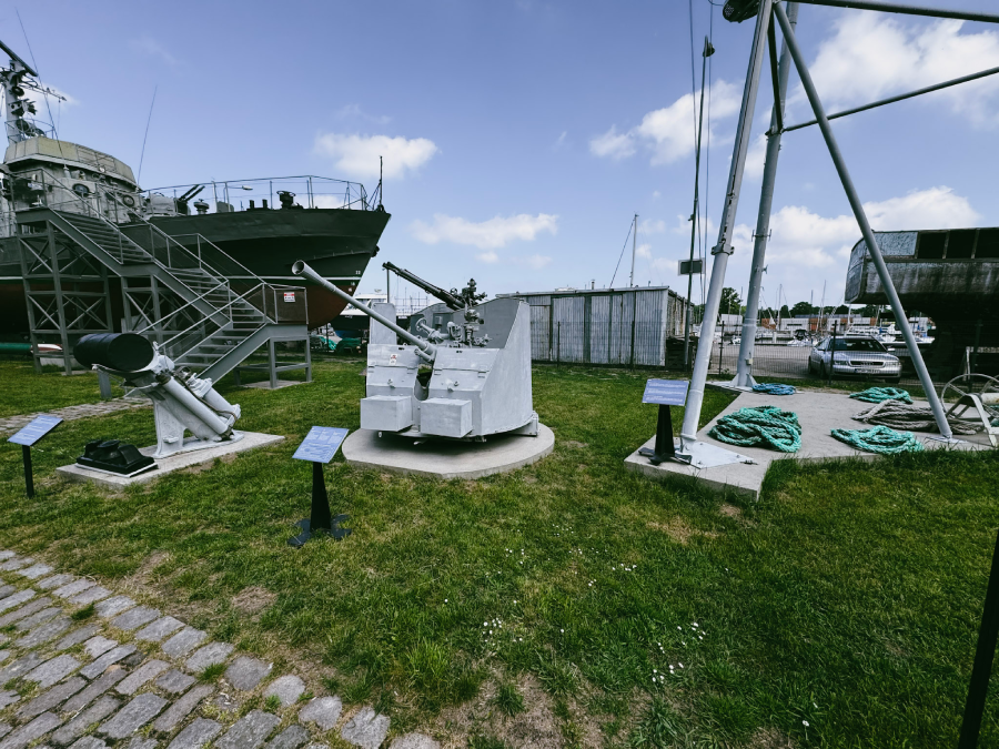 Kołobrzeski Skansen Morski, zabytkowe statki i eksponaty morskie